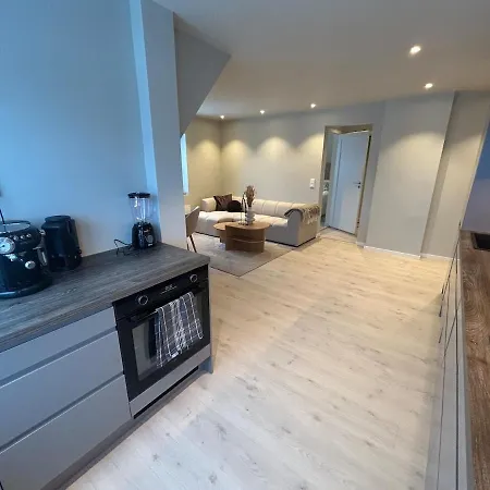 Leilighet With Short Distance To The Adventure *